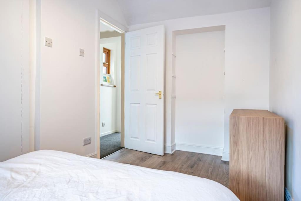 Modern 3 Bedroom House Close To Ferry And City Centre Belfast Exterior photo