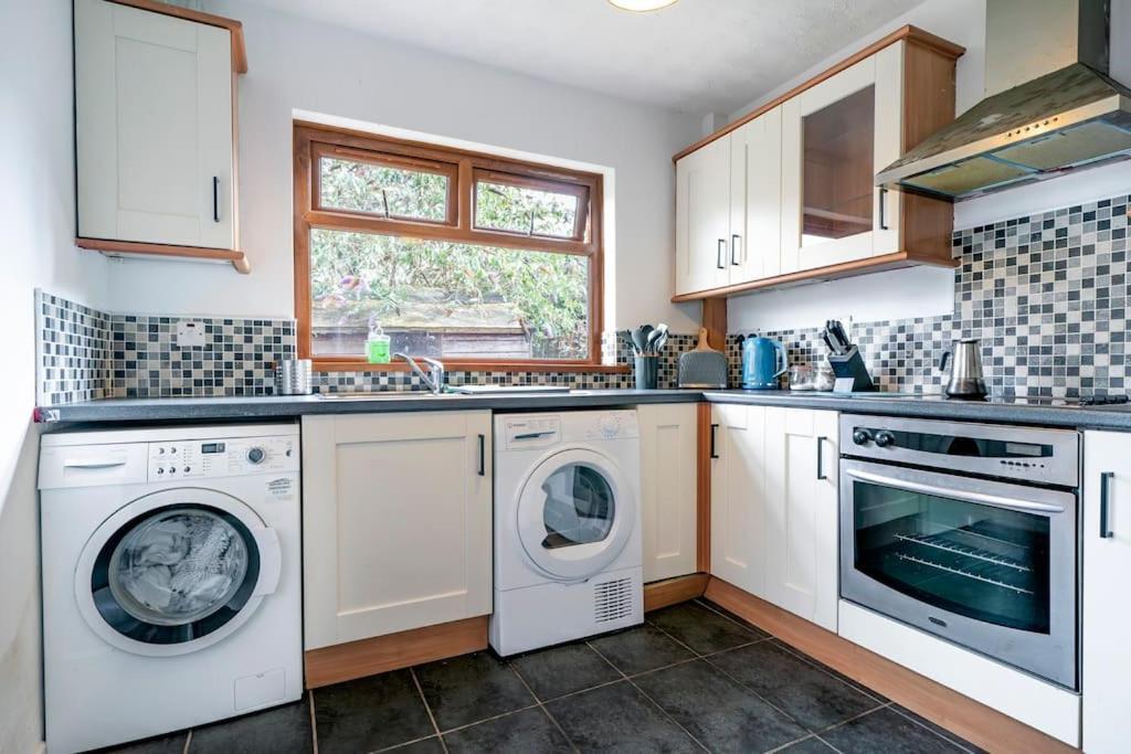 Modern 3 Bedroom House Close To Ferry And City Centre Belfast Exterior photo