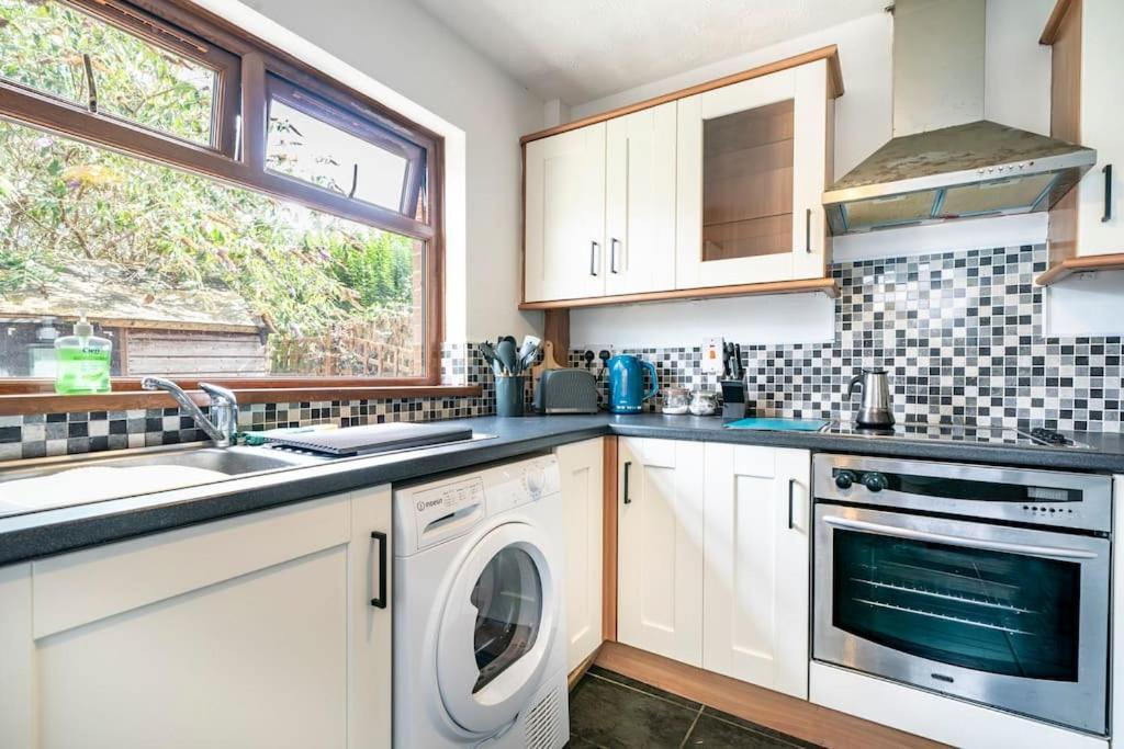 Modern 3 Bedroom House Close To Ferry And City Centre Belfast Exterior photo